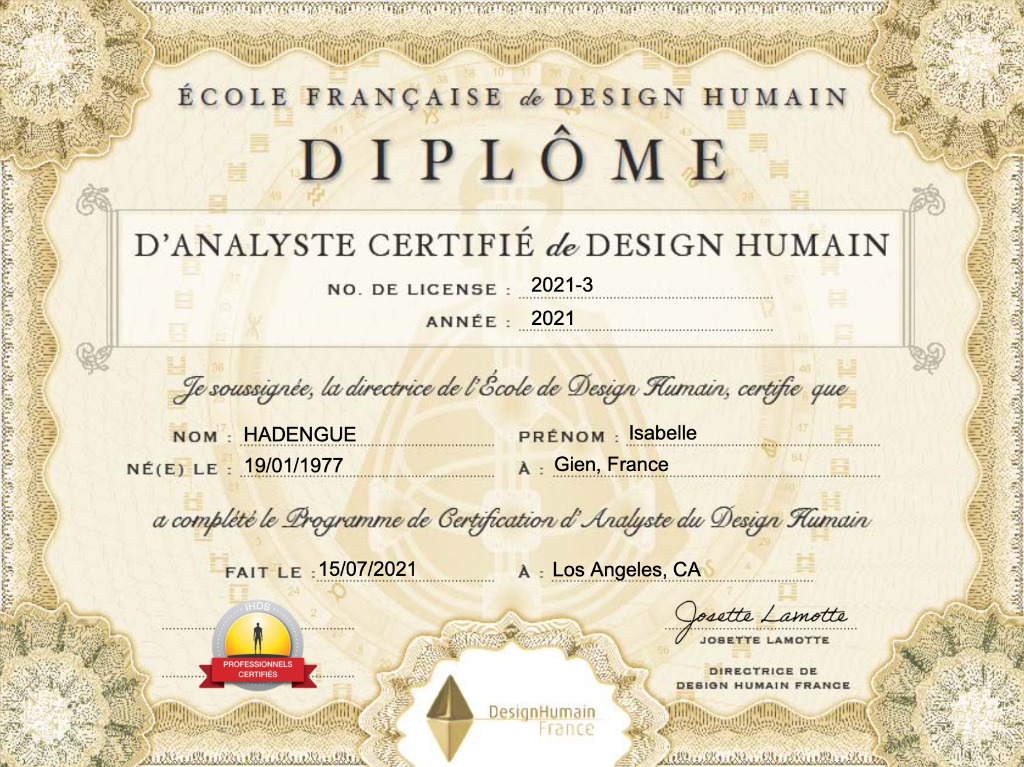 photo diplome Isabelle Hadengue Analyste en Design Humain