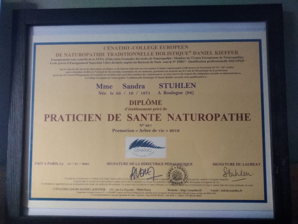 photo diplome Sandra Stuhlen naturopathe
