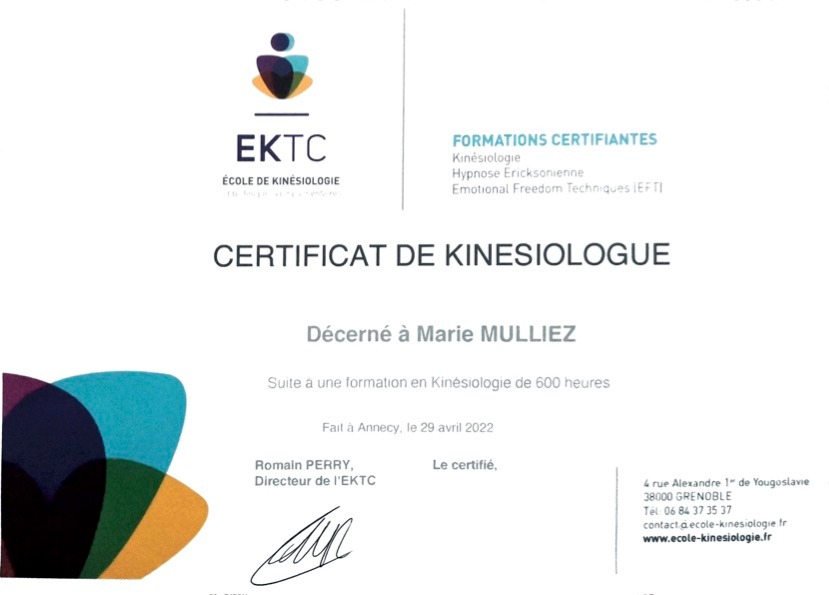 photo diplome Marie Kinesiologie 