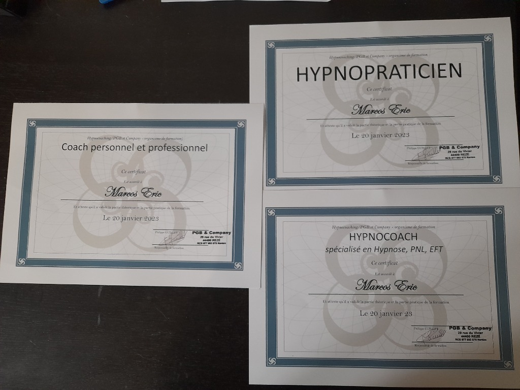 photo diplome Eric marcos hypnocoach de l’Hêtre 