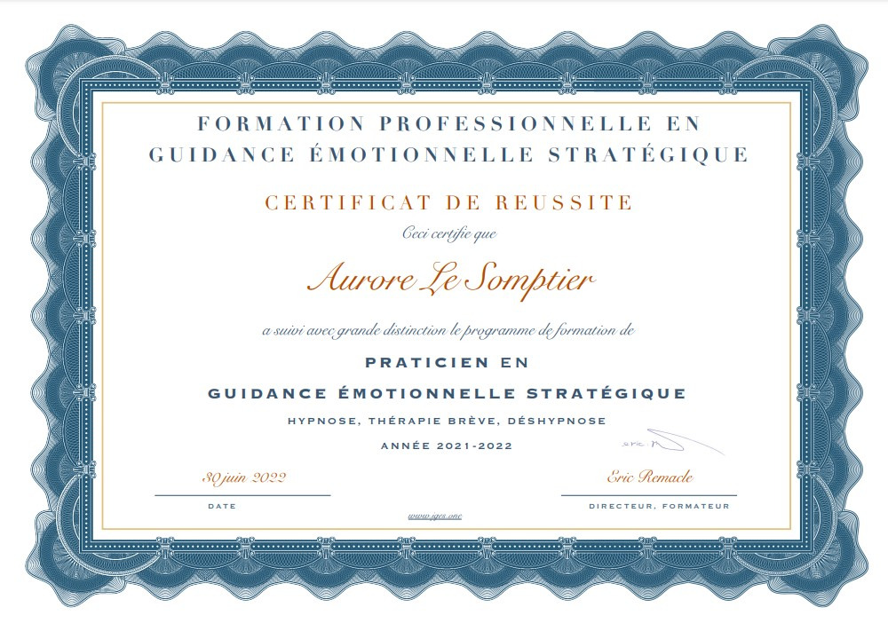 photo diplome Aurore-(Dés)Hypnose-Régulation émotionnelle