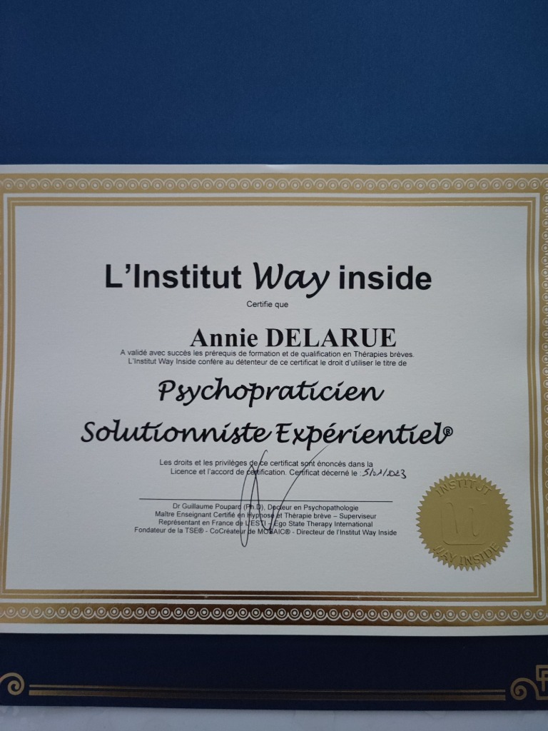 photo diplome Annie DELARUE