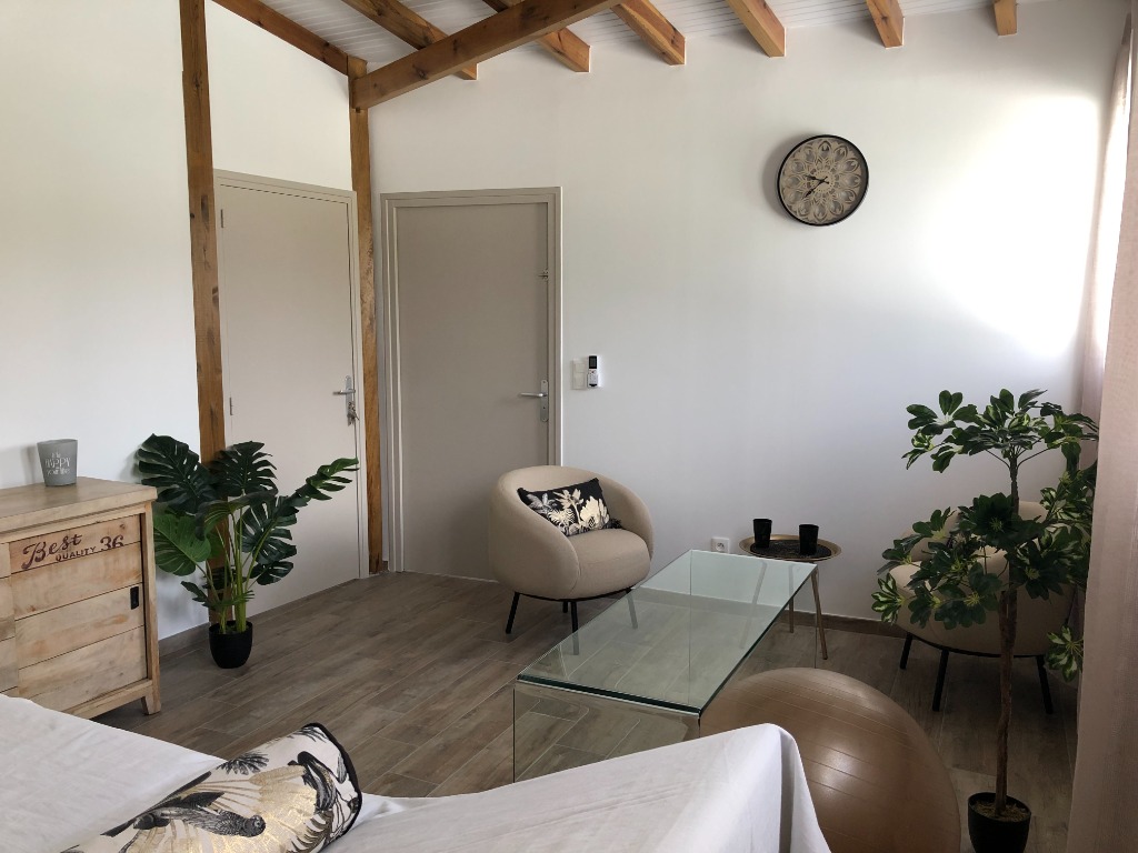 photo cabinet Marie-Alix MICHEL