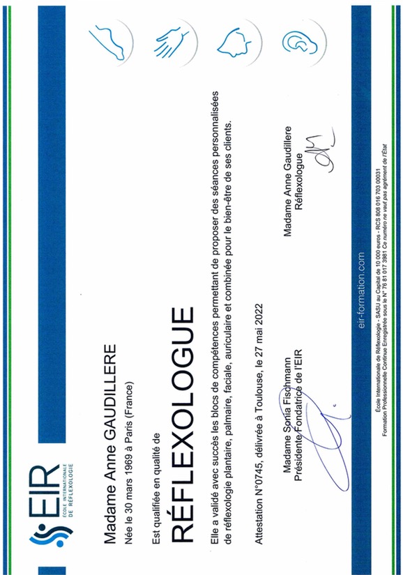 photo diplome Anne Gaudillère-Réflexologue 