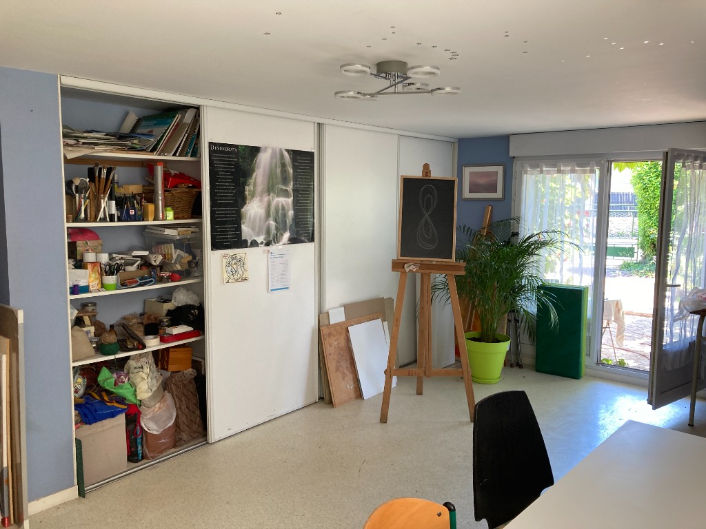 photo cabinet Kirsty Dargaisse