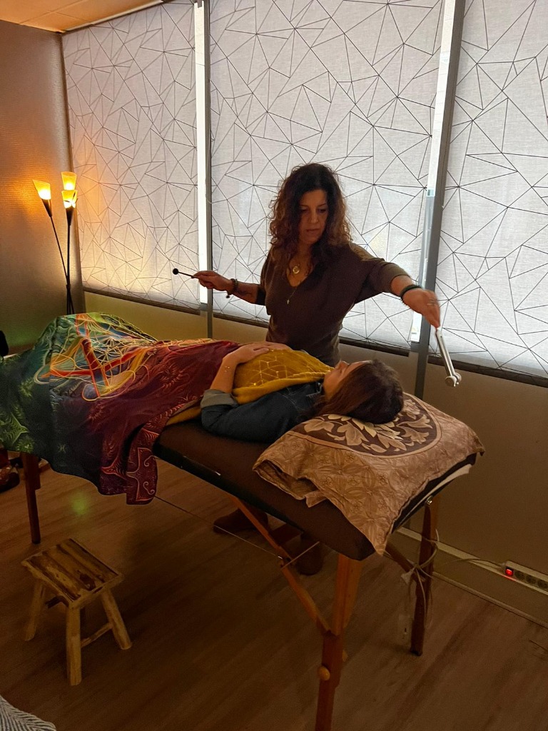 photo seance Nithaiah énergéticienne 