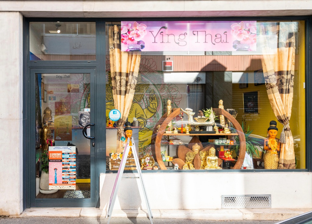 photo cabinet YING THAI