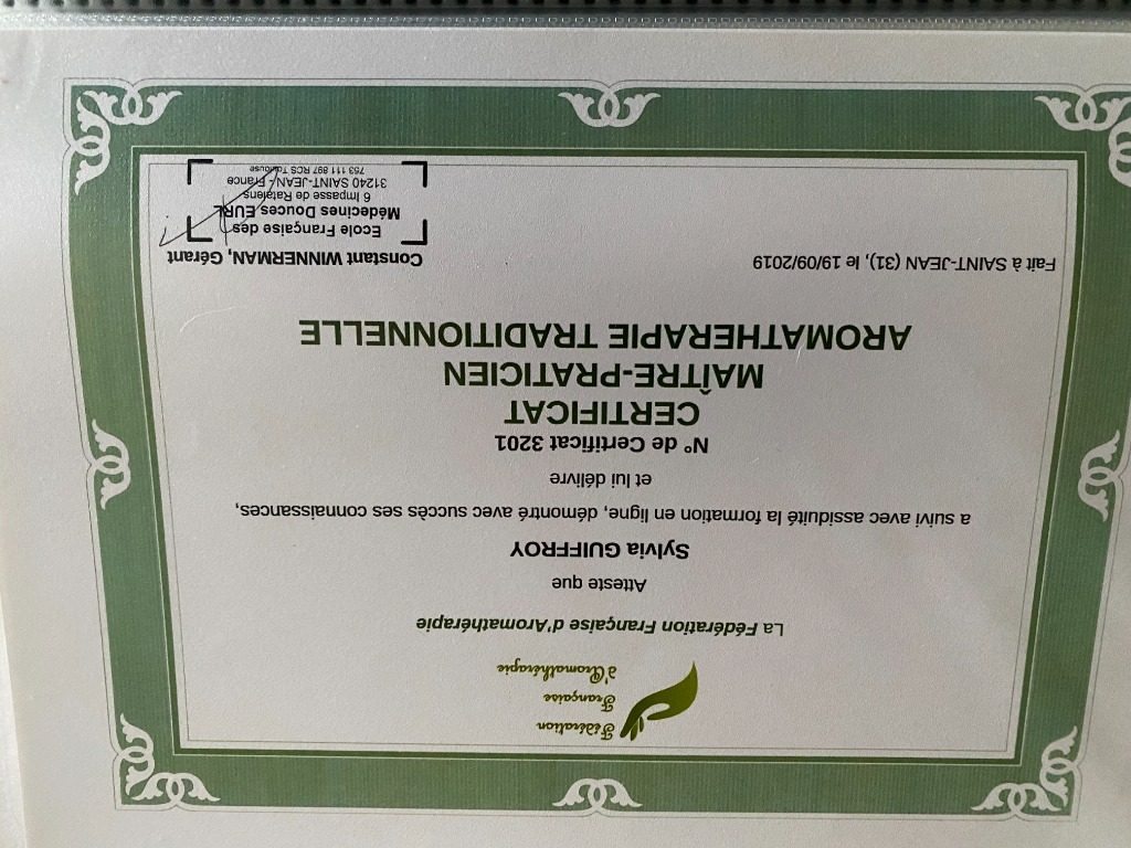 photo diplome Sylvia Silvestre infinessence 