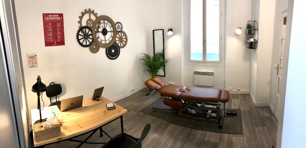 photo seance Nicolas Tachau-Cadou - Étiopathe