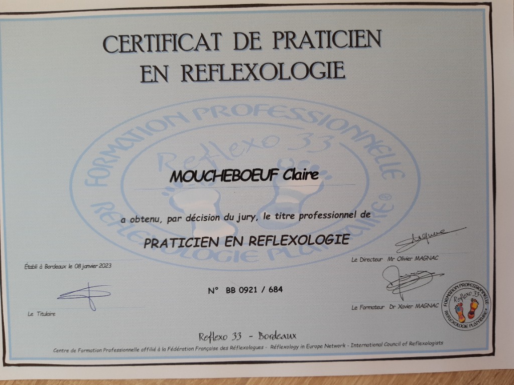 photo diplome Claire Moucheboeuf Réflexologue