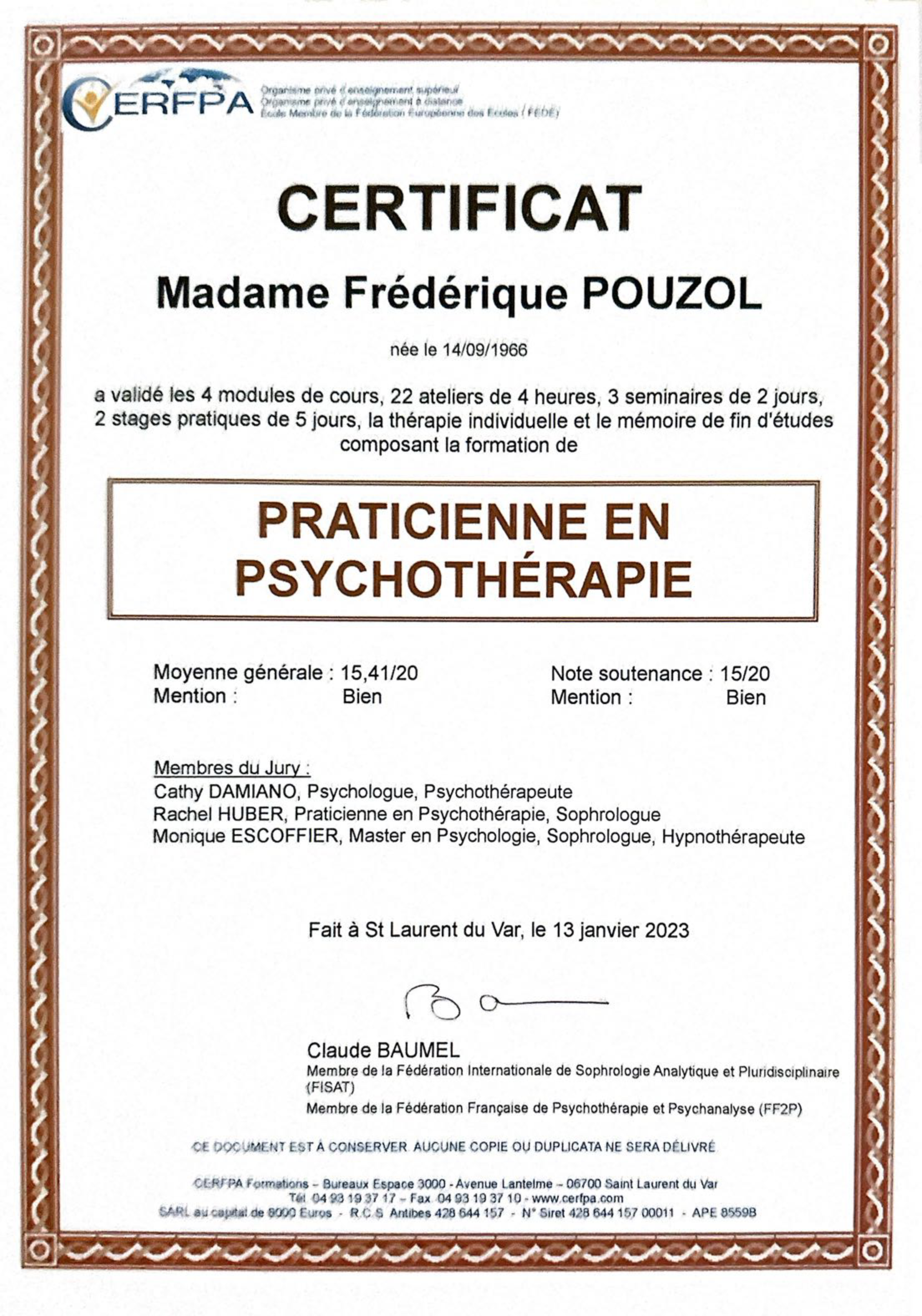 photo diplome Frédérique POUZOL