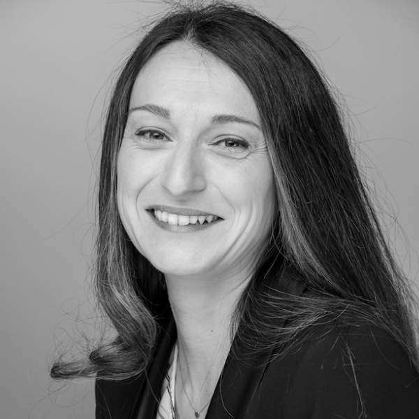 Elodie DE SOUSA, Aide en thérapie