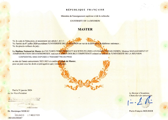 photo diplome Sandrine DE BRITO