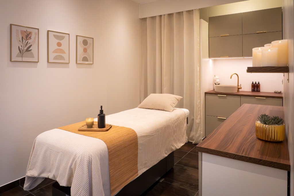 photo cabinet The Body Therapy