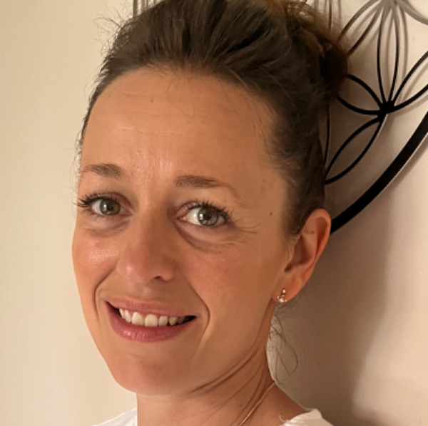 Stephanie Desperbasque