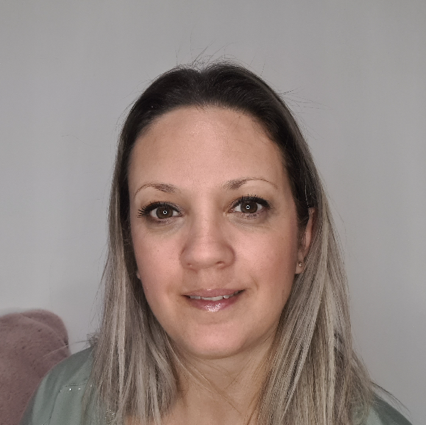 C-Elena Accompagnante du Féminin