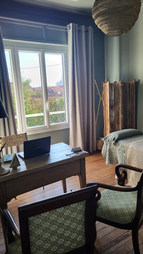 photo cabinet Marjorie Morant ~ Ünaissens