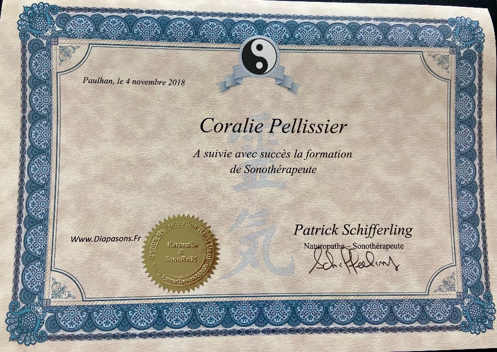 photo diplome Coralie Pellissier Sophrologue Relaxologue Sonothé