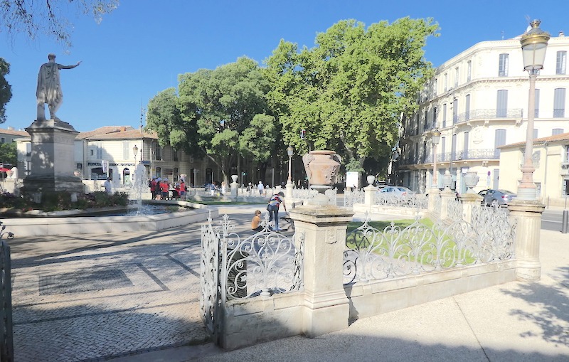 photo cabinet Dina Ernst