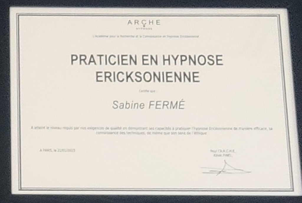 photo diplome Sabine Fermé