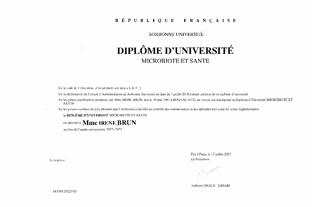 photo diplome Irène Lorient Naturopathe