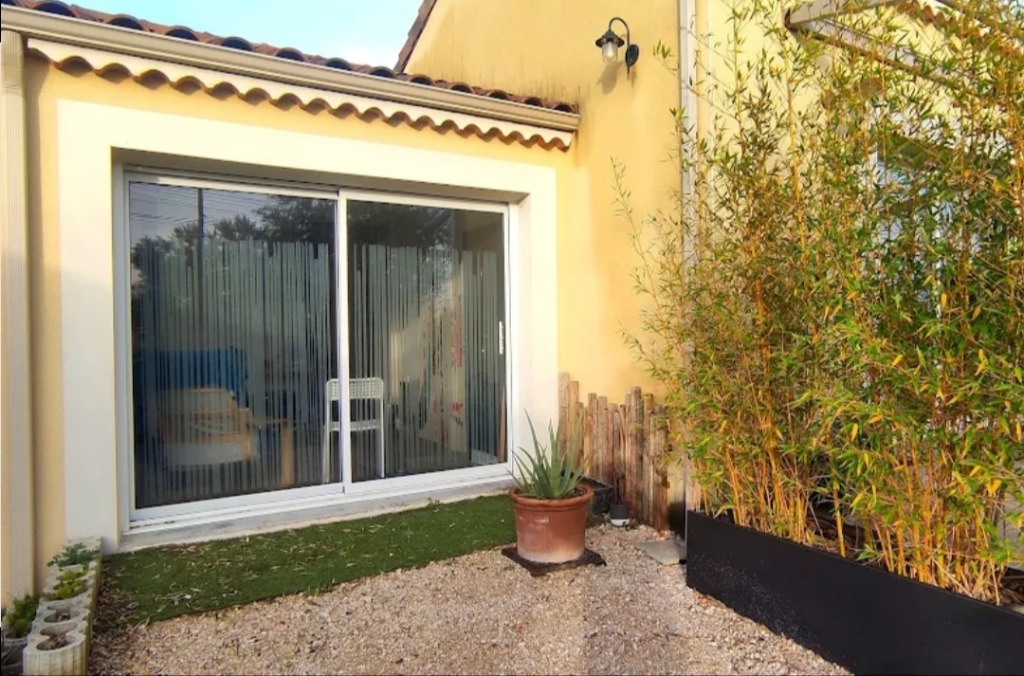 photo cabinet Johnny Mourany