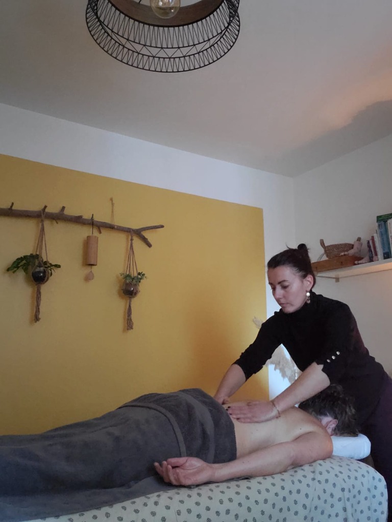 photo seance Laureen praticienne bien-être