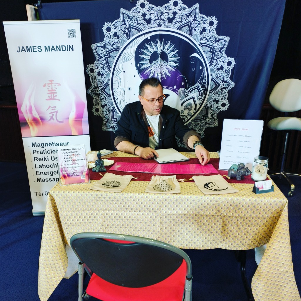 photo cabinet James Mandin