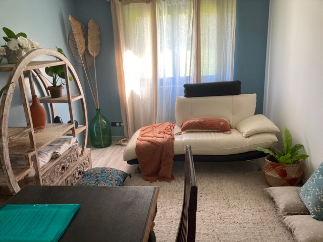 photo cabinet Khadijatou Diallo