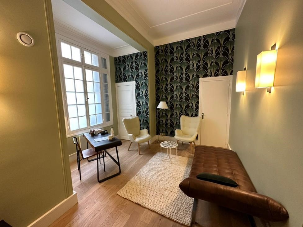 photo cabinet Zahia Guinchard 