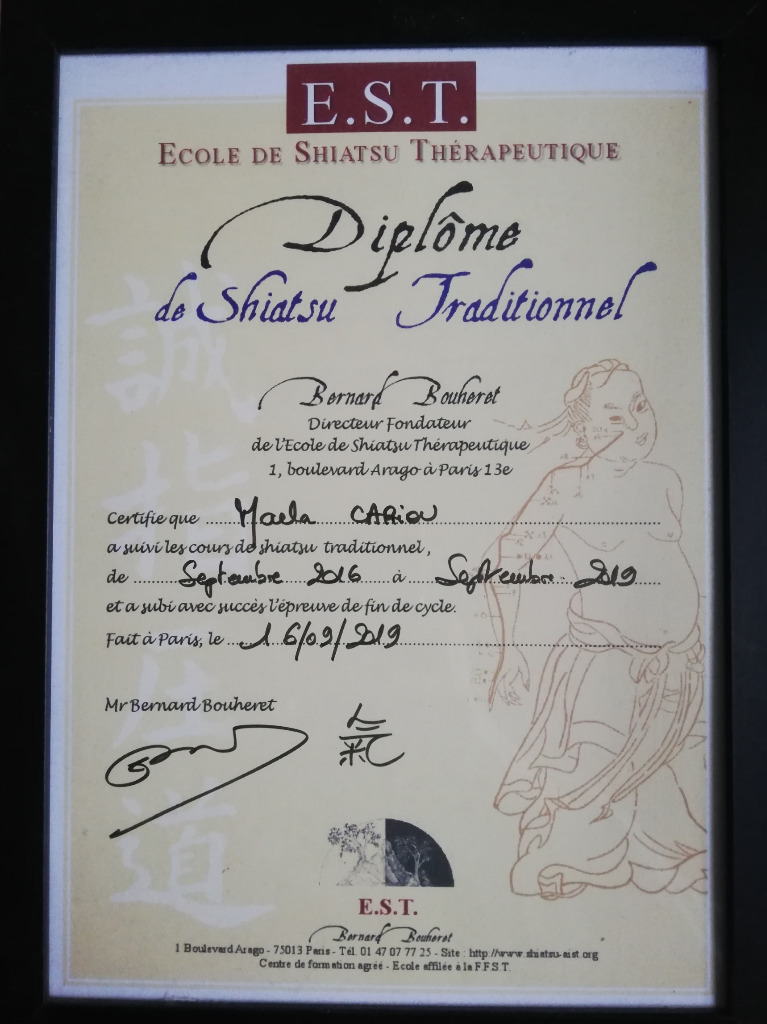 photo diplome Maela CARIOU - Mae Shiatsu