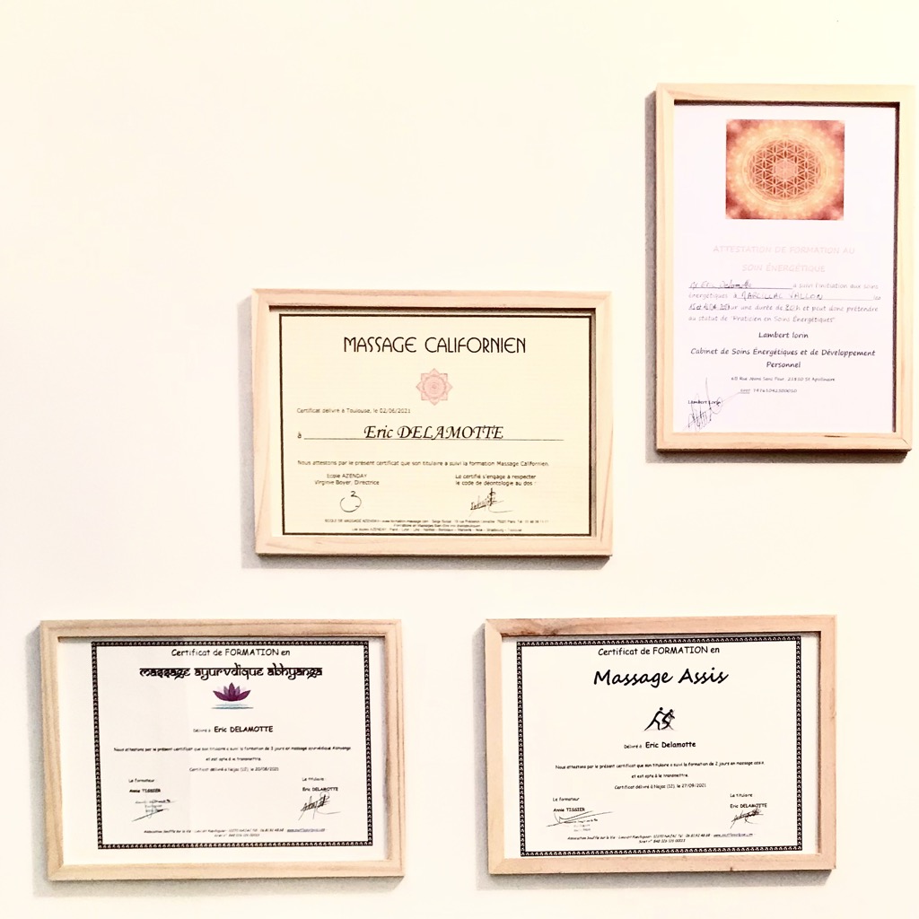 photo diplome Mains tenant pour Soi 