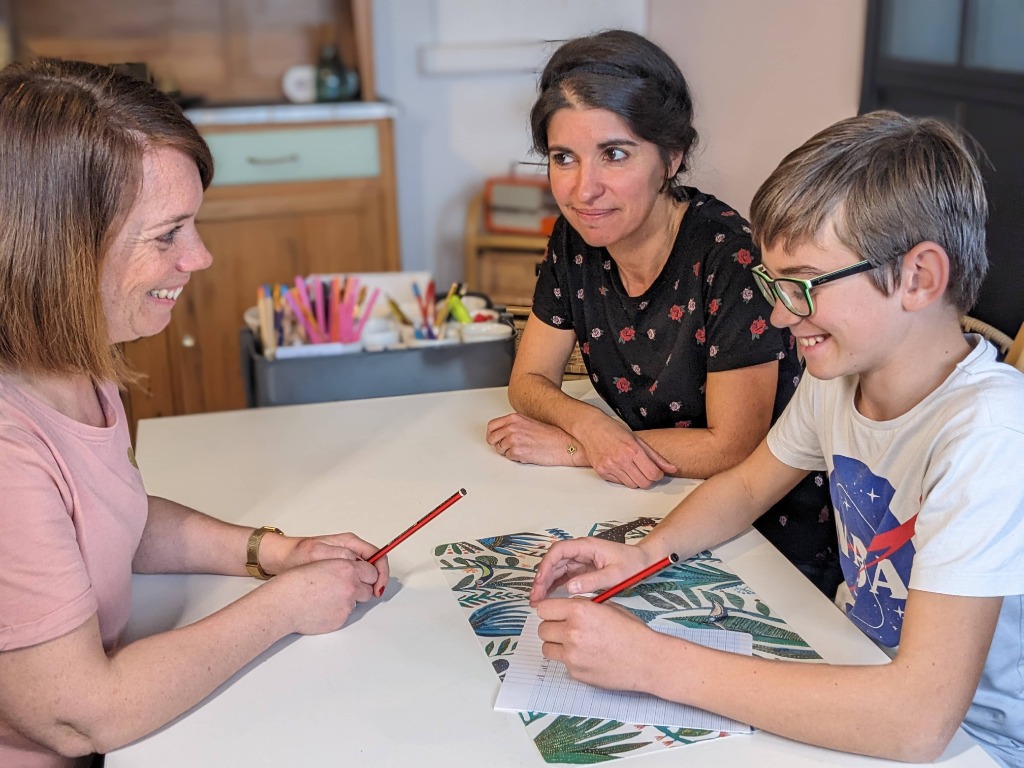 photo cabinet Happy Cursive