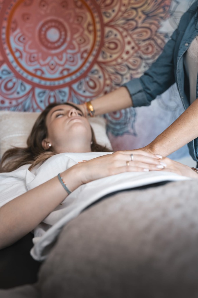 photo seance Laurence REY - Énergéticienne & Com Animale