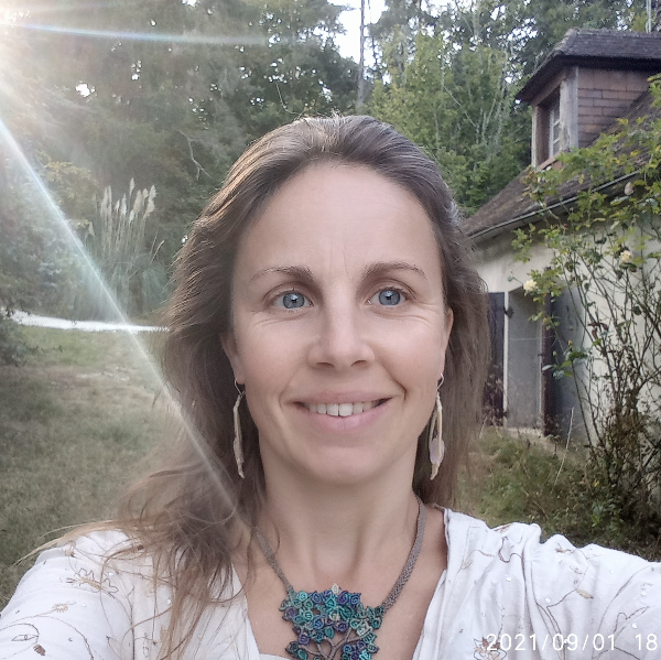 Simbaya, la messagere voyageuse