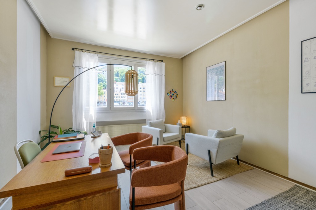 photo cabinet Louise CHAGNAUD