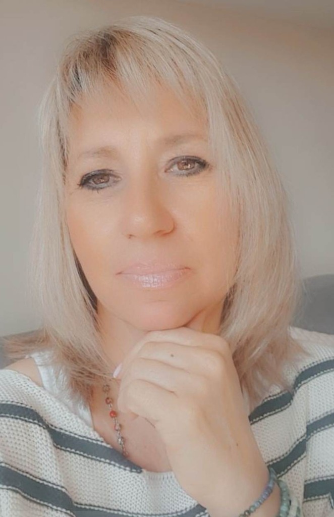 photo portrait Celine Ducrez - Oracles & Grimoires