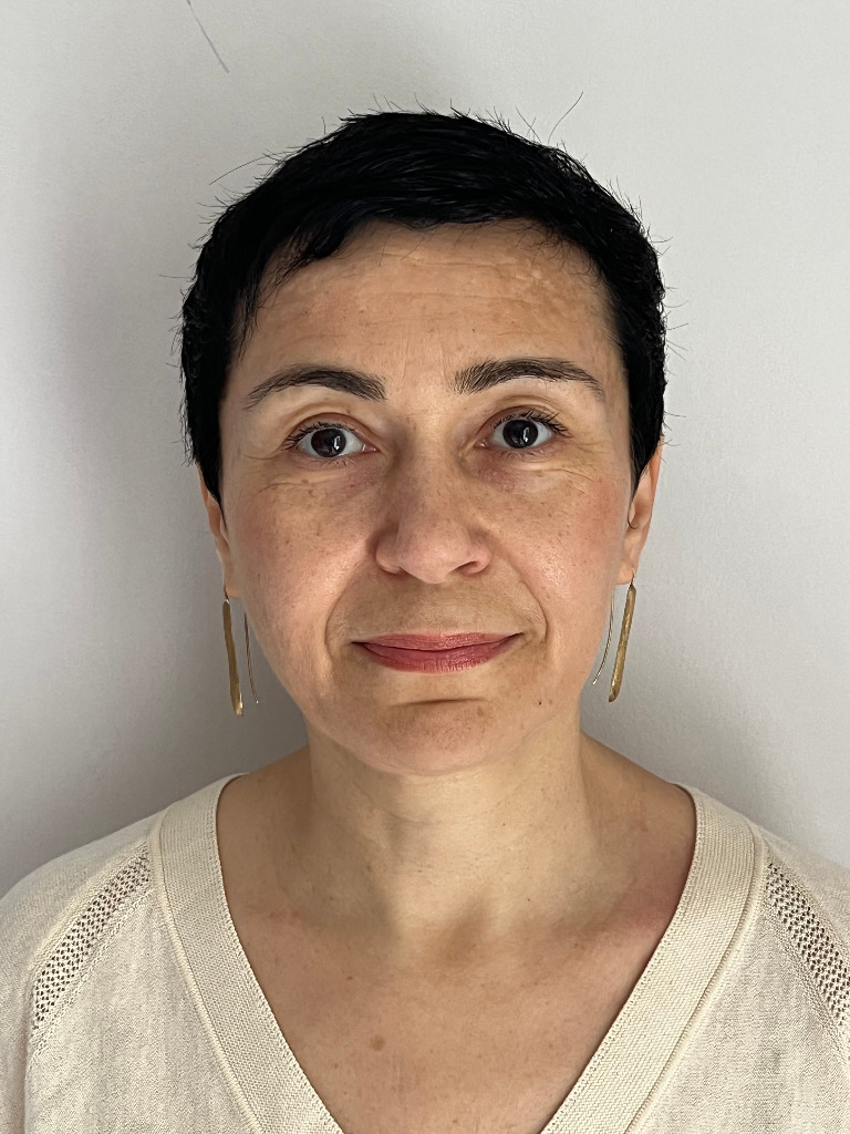 photo portrait Simona DERELLE-ANTONESCU Symédiane Kinésiologie-EI