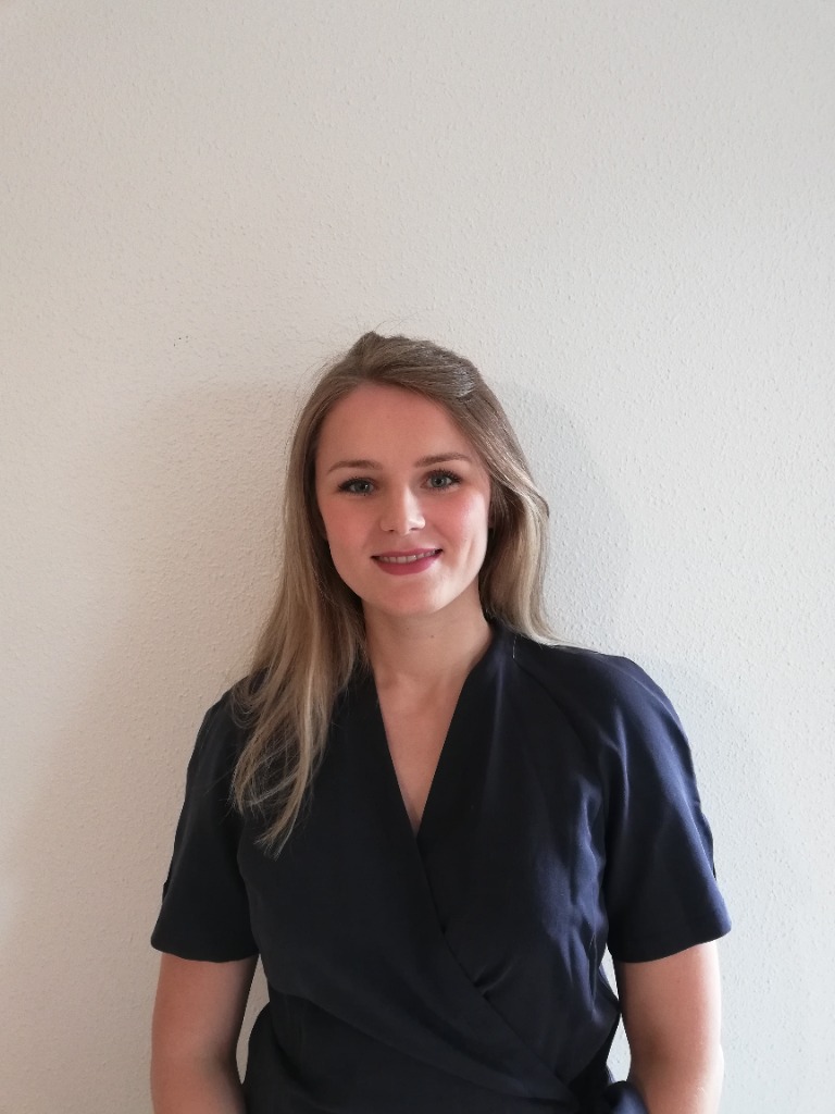 photo portrait Dans les mains de Coraline