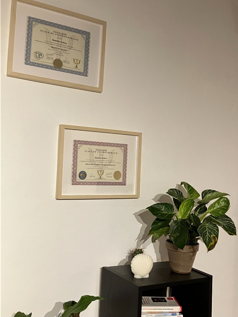 photo diplome Mathilde Dukaez, cabinet Mood thérapie