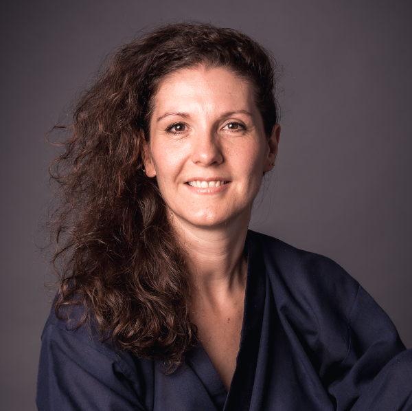 Alexandra Main dans la Main