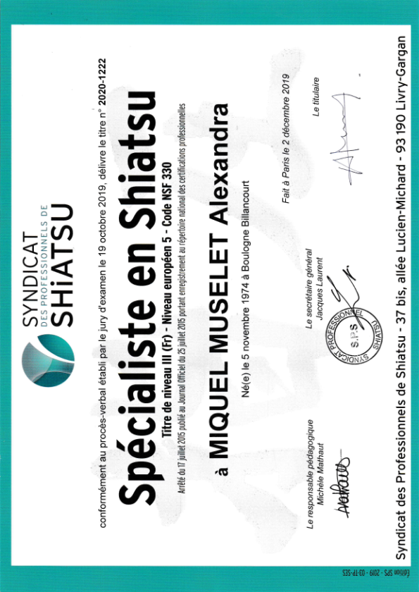 photo diplome Alexandra Main dans la Main