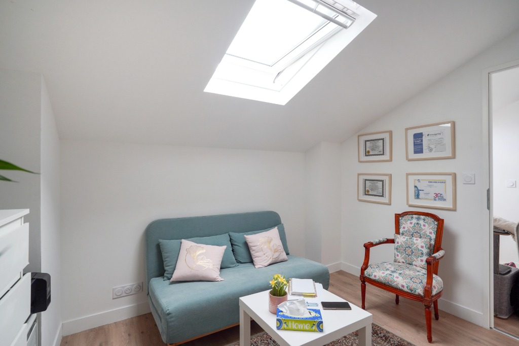 photo cabinet AICHA LUGRIN