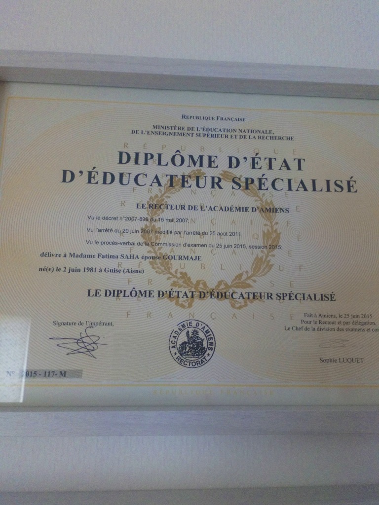 photo diplome Fatima Gourmaje 