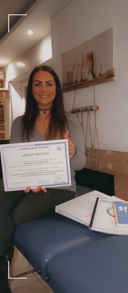 photo diplome SARINA MARTINS KINESIOLOGUE