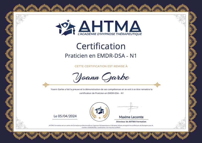 photo diplome Yoann Garbe Hypnose et Naturopathie
