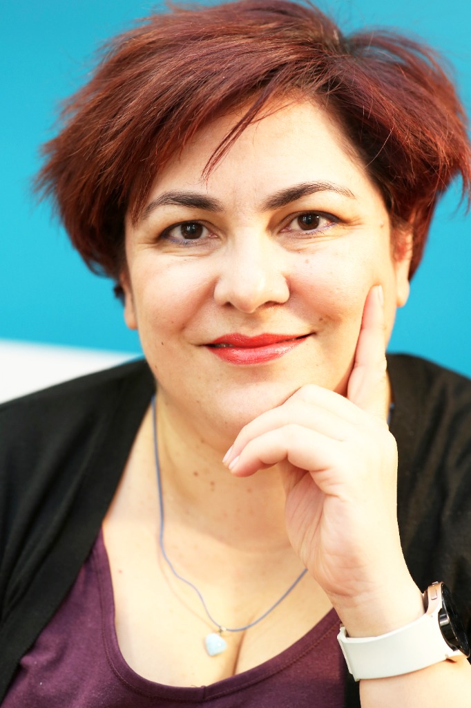 photo portrait SANDRINE LES MAINS DE L’ENERGIE