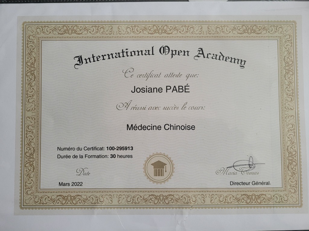 photo diplome Josiane PABÉ