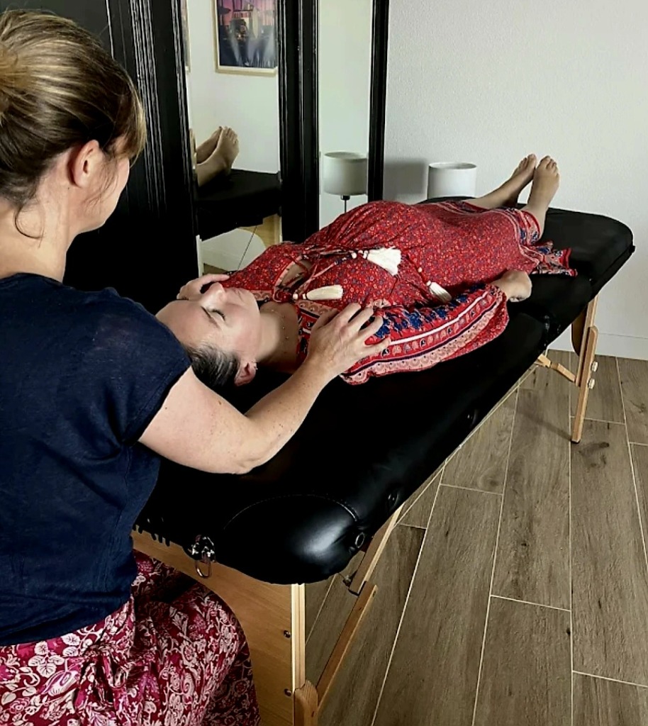 photo diplome Laurianne BORDES Kinésiologue Bordeaux/bébé&adulte