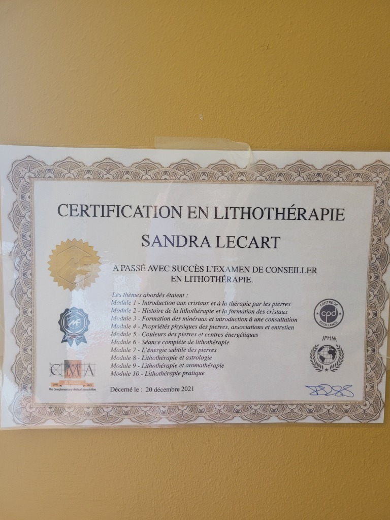 photo diplome Sandra Lecart Magnetiseuse lithothérapie